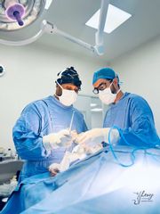 Dr. Jhony Camarero