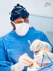Dr. Jhony Camarero