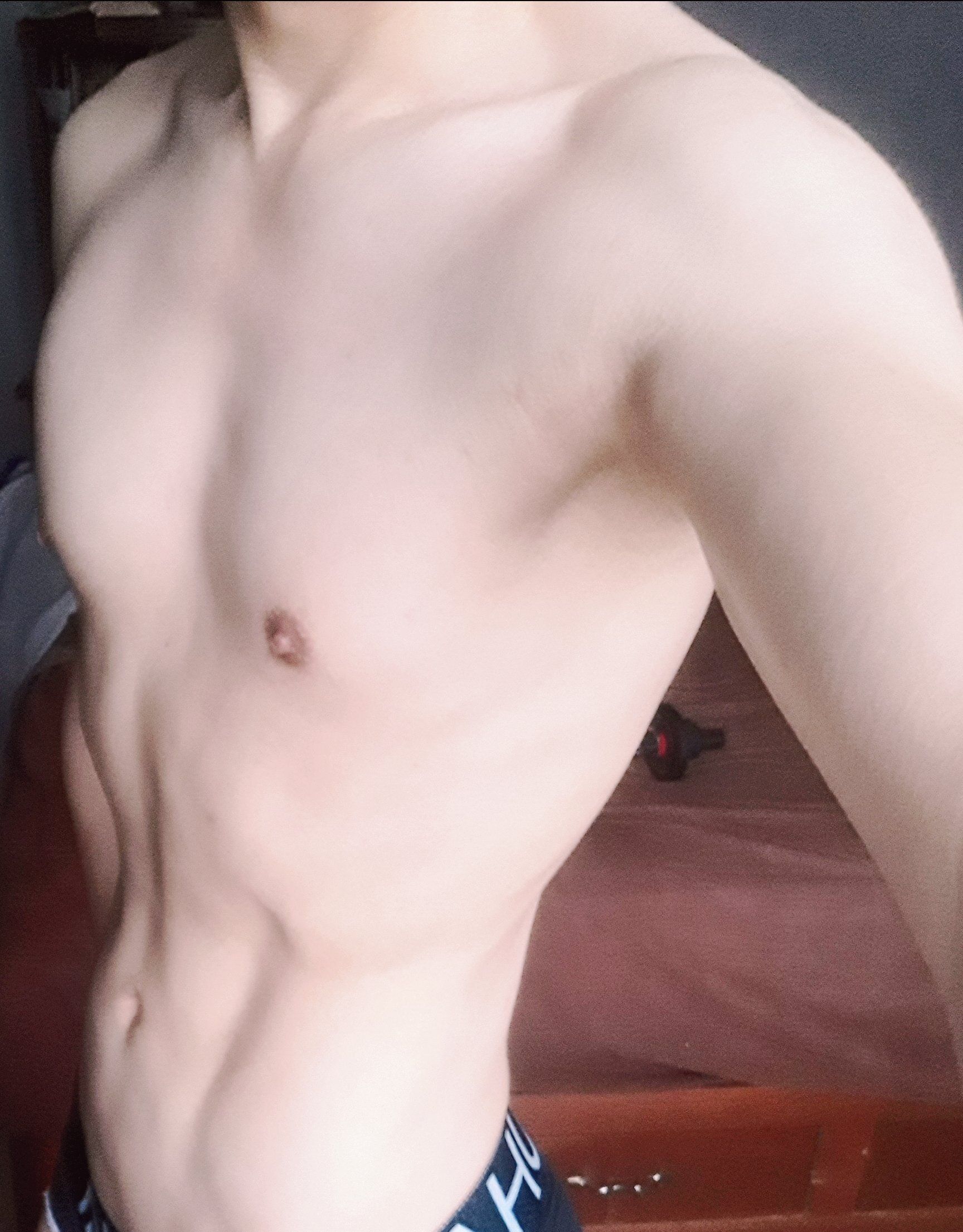 18319