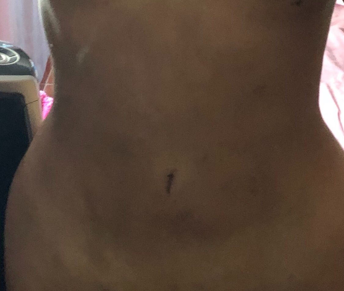 10490
