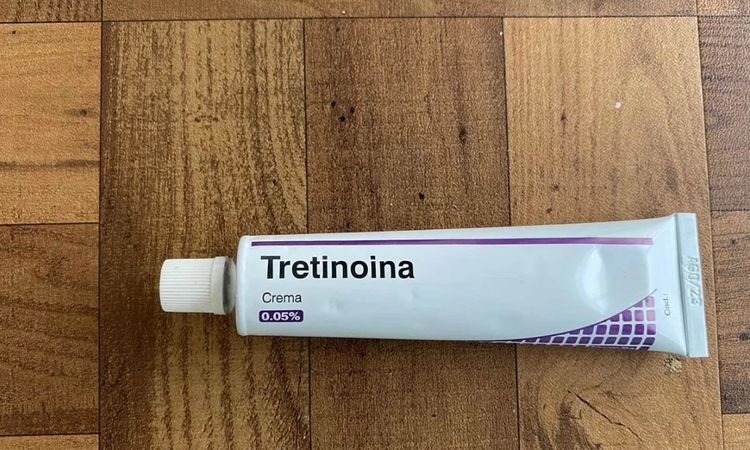 ¿Puedo utilizar una crema de Tretinoína despues de tratamiento de isotretinoína? - 48412