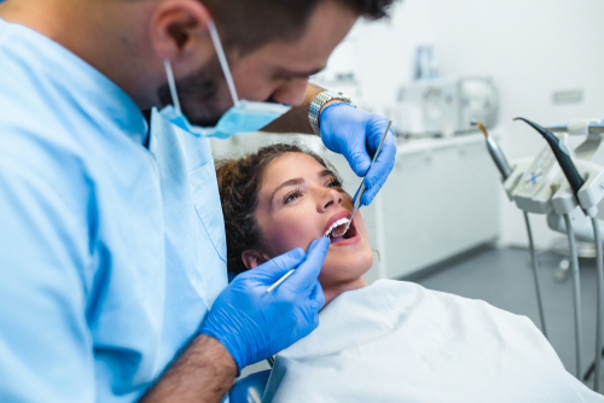 blanqueamiento dental paciente-doctor